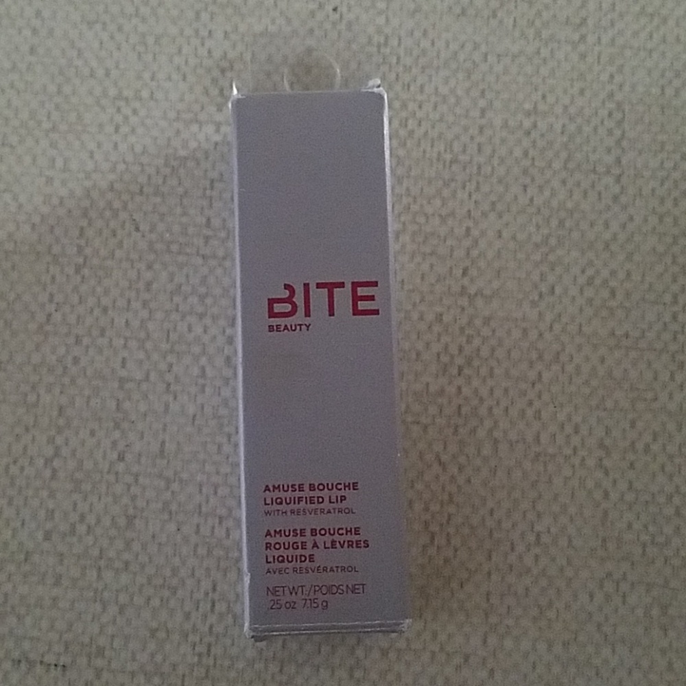 Bite amuse bouche liquidified lip